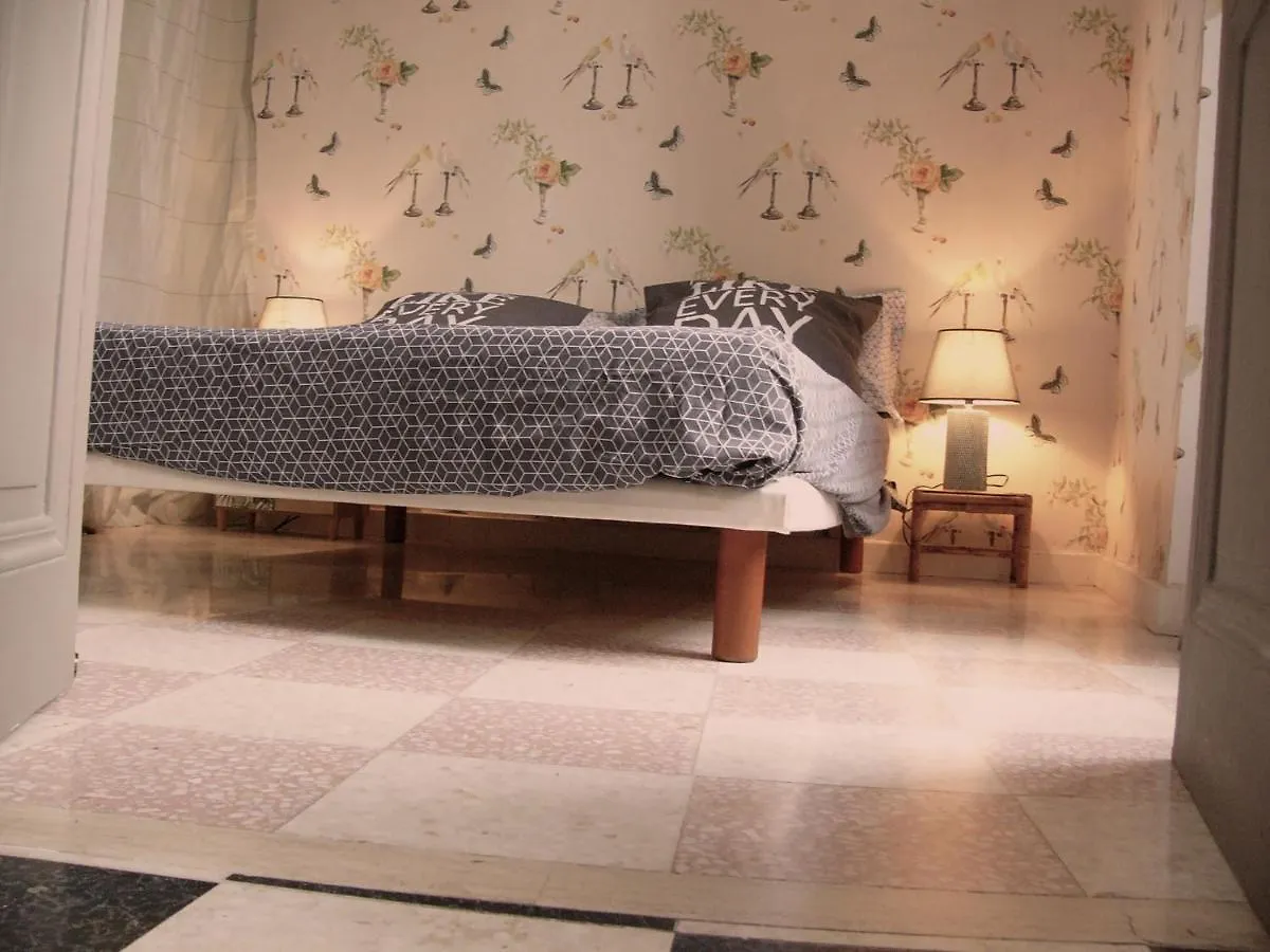 Maison Julien 3 Menton 0*,