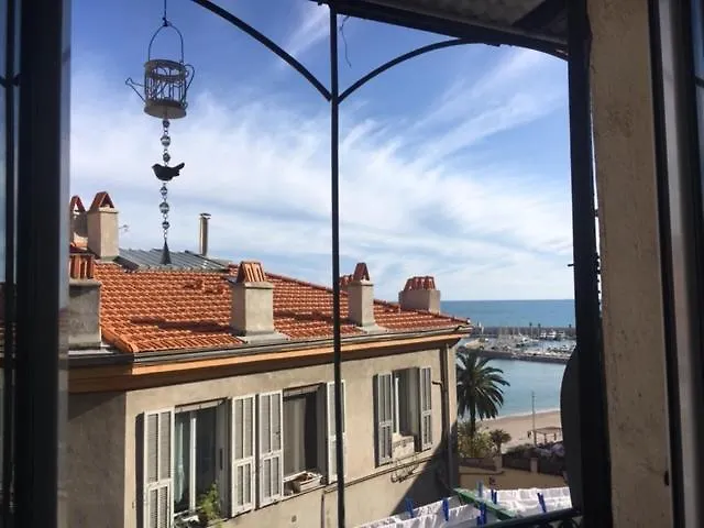 Maison Julien 3 멍똥