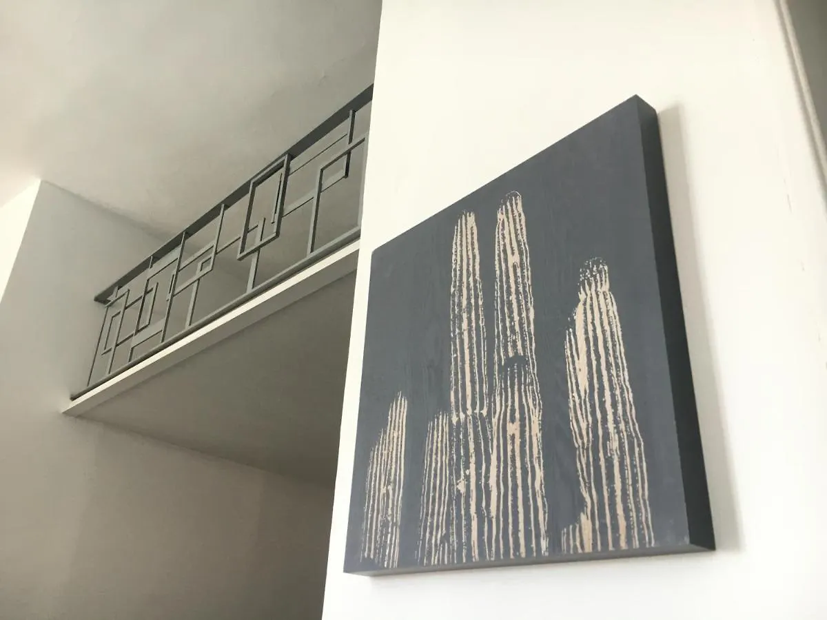 Maison Julien 3 멍똥